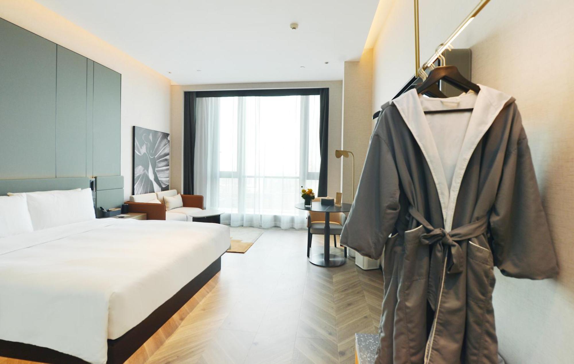 Hotel Atour S Wanyuan Road 4*